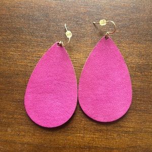 Nickel and suede size medium earring